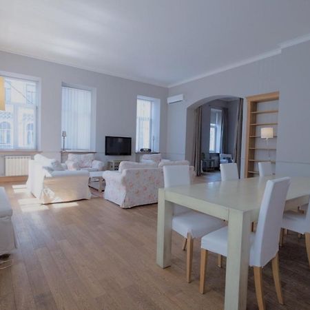 Great 144 Sq.M. Apartment In The Center Of Киев Экстерьер фото